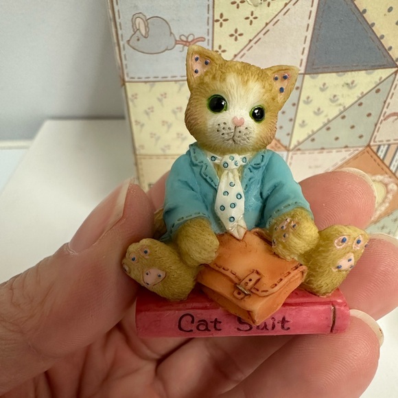 Enesco Calico Kittens Cat Figurine set of 3 “Cat Suit” Brand new - Picture 2 of 5
